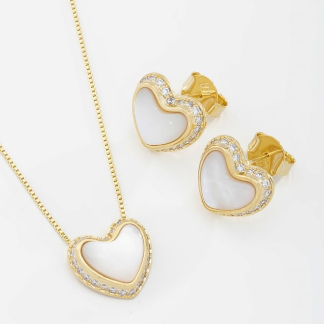 CJ-00254 CONJUNTO BANHADO A OURO 18K COM PINGENTE E BRINCOS EM FORMATO DE CORAÇÃO