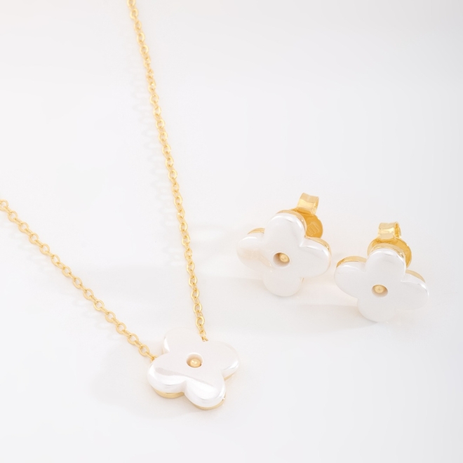 CJ-00315 CONJUNTO BANHADO A OURO 18K COM COLAR E BRINCOS EM FORMATO DE FLOR