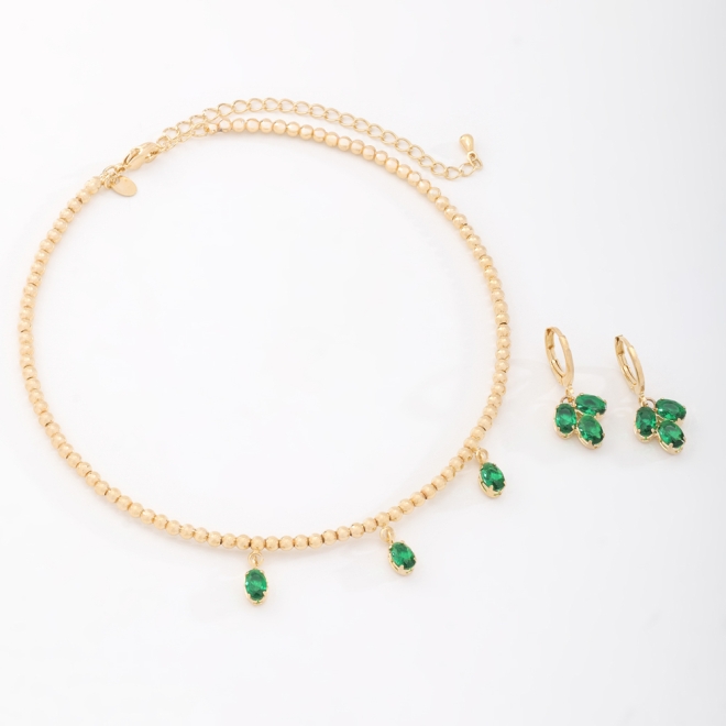 CJ-00361 CONJUNTO BANHADO A OURO 18K COM COLAR EM ESFERAS E PINGENTES OVAIS.