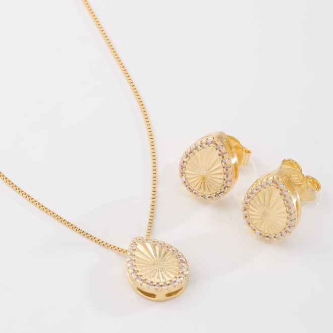 CJ-00384 CONJUNTO BANHADO A OURO 18K COM PINGENTE E BRINCOS EM FORMATO DE GOTA