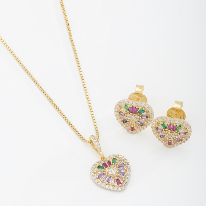 CJX-00053 CONJUNTO BANHADO A OURO 18K COM PINGENTE E BRINCOS EM FORMATO DE CORAÇÃO