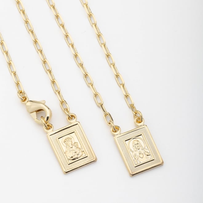 ESI-0003 ESCAPULÁRIO INFANTIL BANHADO A OURO 18K COM MEDALHAS RELIGIOSAS