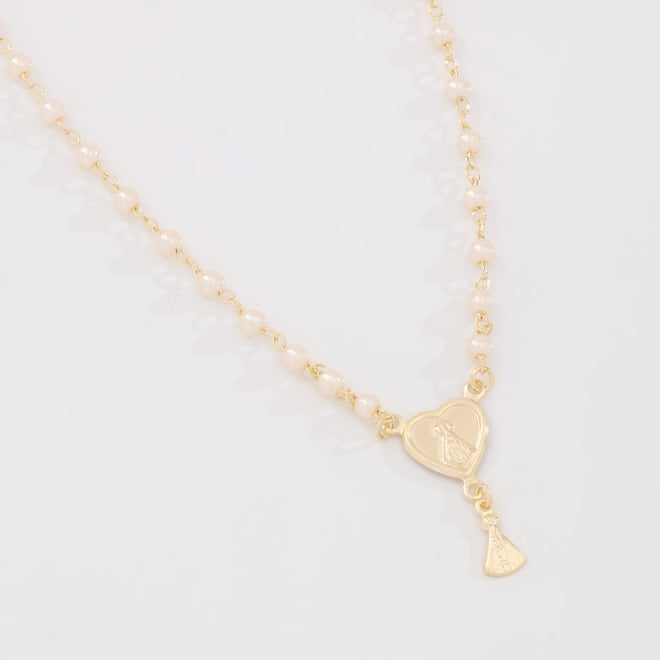 GI-00127 GARGANTILHA INFANTIL BANHADA A OURO 18K COM DETALHES EM PÉROLAS E PINGENTE DE NOSSA SENHORA APARECIDA
