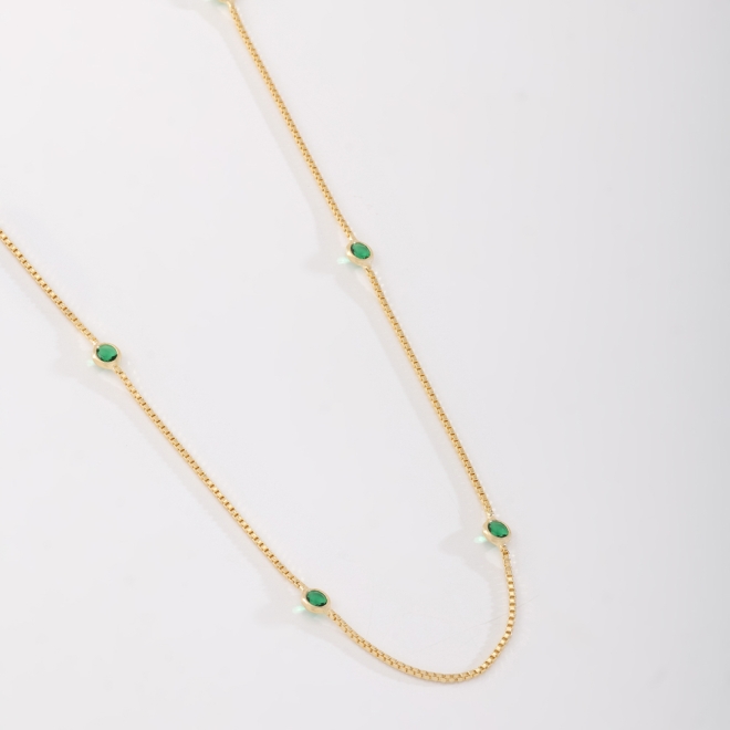 GR-00222 GARGANTILHA BANHADA A OURO 18K COM PEDRAS OVAIS, COM VARIEDADE DE CORES