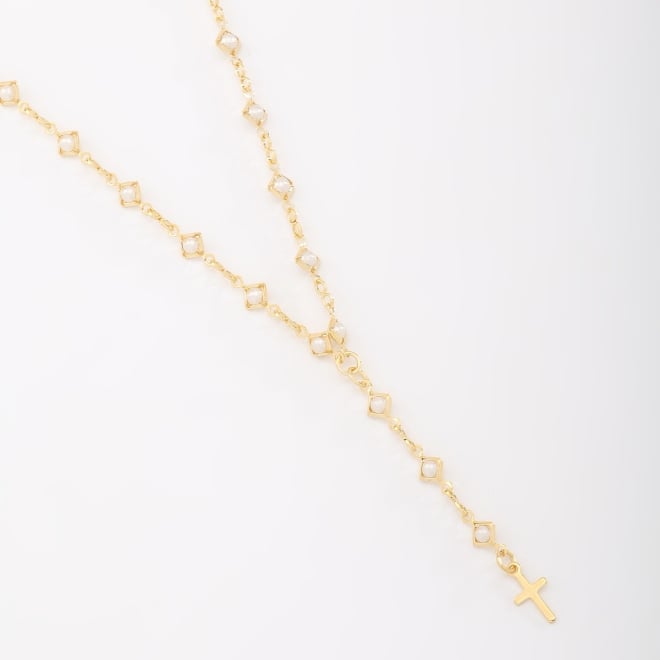 GR-00325 COLAR TERÇO BANHADO A OURO 18K COM DETALHES EM PÉROLAS