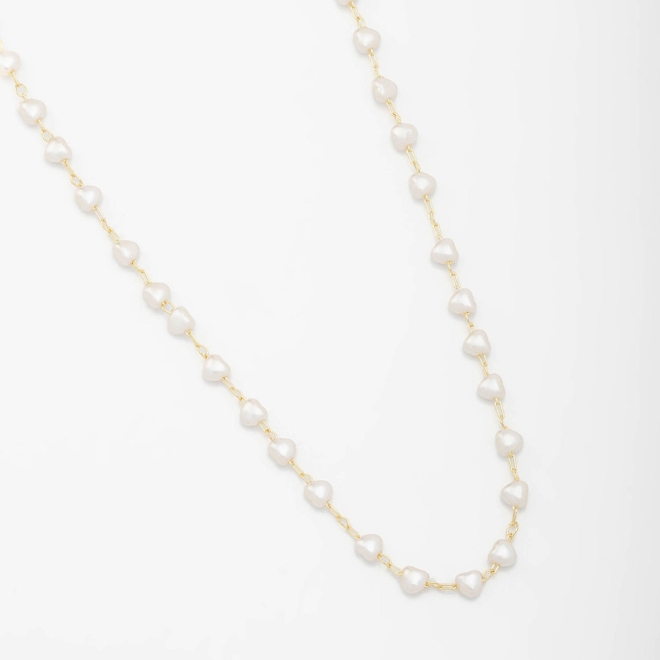 GR-00360 COLAR BANHADO A OURO 18K COM CORRENTE DELICADA E PÉROLAS EM FORMATO DE CORAÇÃO