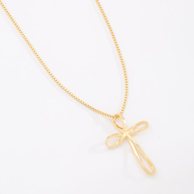 GR-00757 COLAR BANHADO A OURO 18K COM PINGENTE DE CRUZ COM DESIGN VAZADO E TRAÇOS ARREDONDADOS