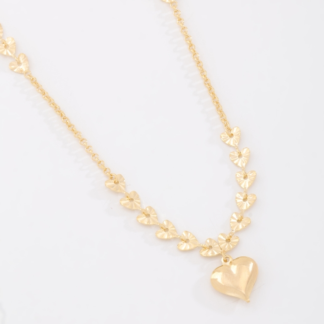 GR-01159 COLAR BANHADO A OURO 18K COM DETALHES EM FLORES LAPIDADAS E PINGENTE DE CORAÇÃO