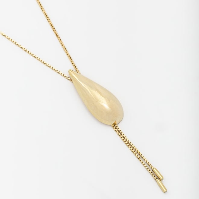 GR-01264 COLAR GRAVATINHA BANHADO A OURO 18K COM PINGENTE EM FORMATO DE GOTA LISA