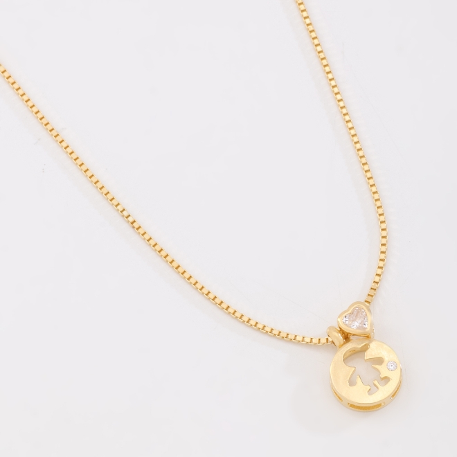 GR-01300 COLAR BANHADO A OURO 18K COM PINGENTE DE MENINO E CORAÇÃO COM ZIRCÔNIA