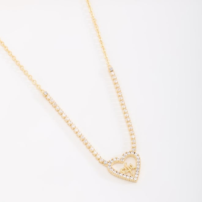 GR-01313 COLAR BANHADO A OURO 18K COM PINGENTE EM FORMATO DE CORAÇÃO EM ZIRCÔNIAS E DETALHE LOVE