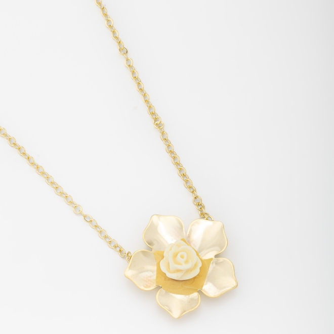 GR-01603 COLAR BANHADO A OURO 18K COM CORRENTE ELO GRUMET E PINGENTE EM FORMATO DE FLOR
