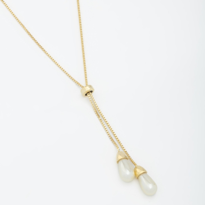 GR-01762 COLAR BANHADO A OURO 18K MODELO GRAVATA REGULÁVEL COM PINGENTES DE GOTA EM PÉROLA