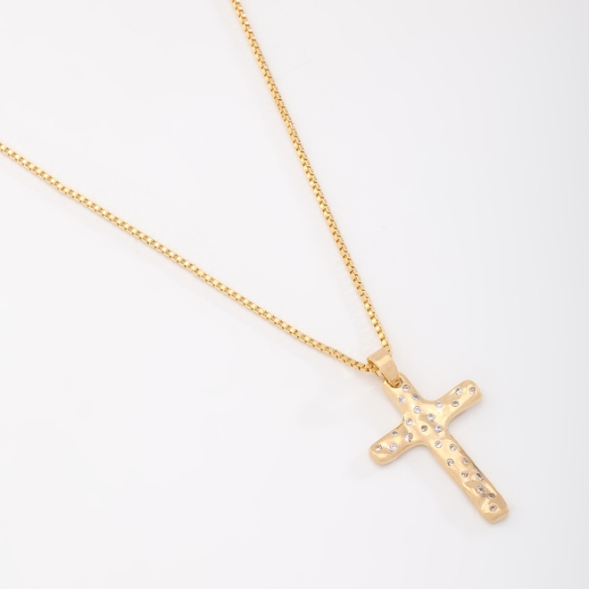 GR-01832 COLAR BANHADO A OURO 18K COM PINGENTE DE CRUZ COM DETALHES EM ZIRCÔNIAS