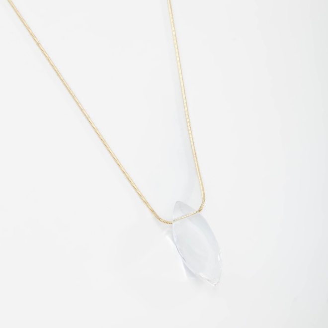 GR-01916 COLAR COM PINGENTE EM CRISTAL TRANSPARENTE LAPIDADO