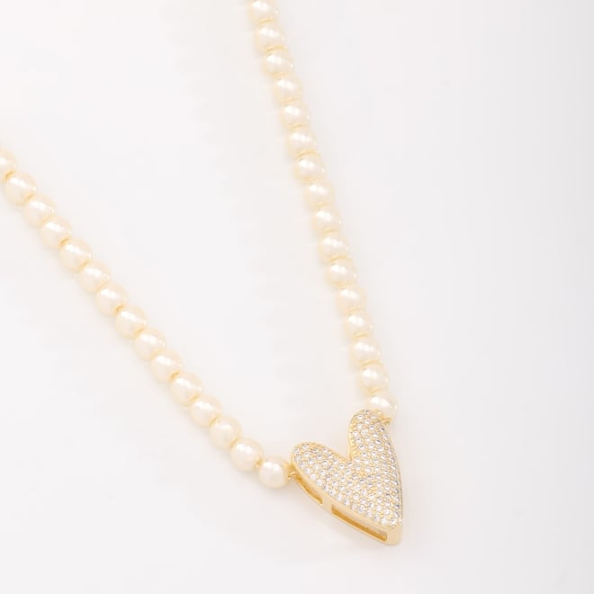 GR-02126 COLAR BANHADO A OURO 18K COM PÉROLAS E PINGENTE DE CORAÇÃO CRAVEJADO