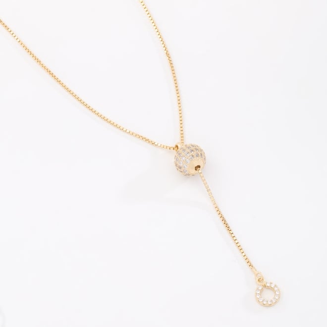 GR-02253 COLAR BANHADO A OURO 18K COM PINGENTE ESFERA EM ZIRCÔNIAS E DETALHE PENDENTE COM APLICAÇÃO EM ZIRCÔNIAS