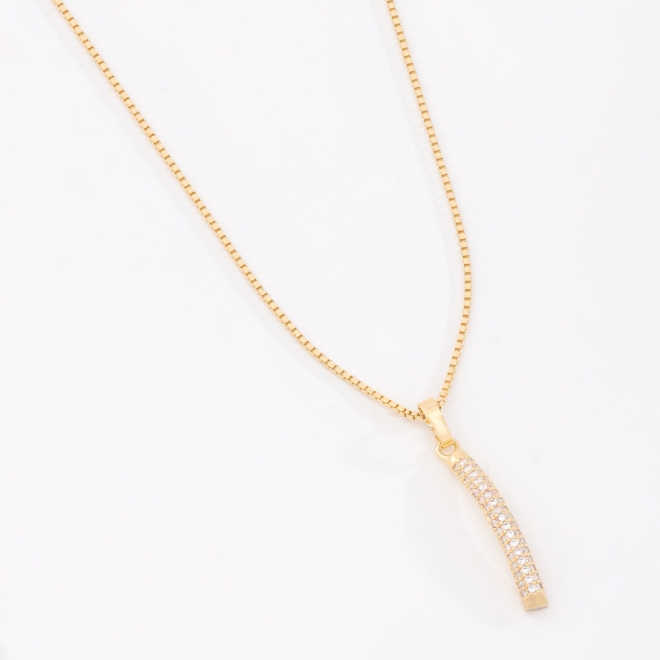 GR-02258 COLAR BANHADO A OURO 18K COM PINGENTE CURVO EM ZIRCÔNIAS