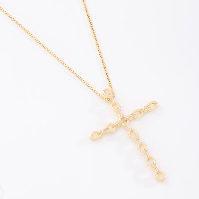 GR-02272 COLAR BANHADO A OURO 18K COM PINGENTE EM FORMATO DE CRUZ COM ELOS E DETALHES EM ZIRCÔNIAS
