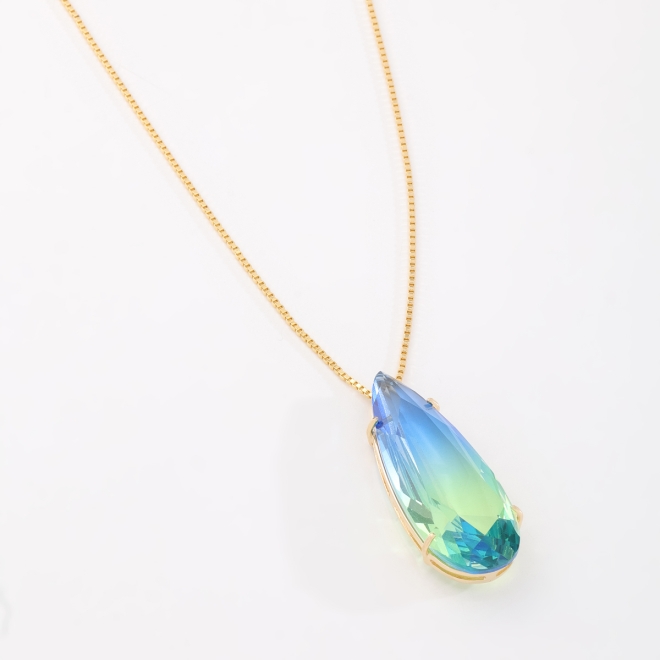GR-02310 COLAR BANHADO A OURO 18K COM PINGENTE DE GOTA COM PEDRA LAPIDADA.