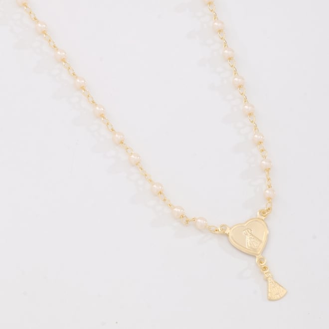 GR-02557 GARGANTILHA COM DETALHES EM PÉROLAS E PINGENTES DE NOSSA SENHORA APARECIDA
