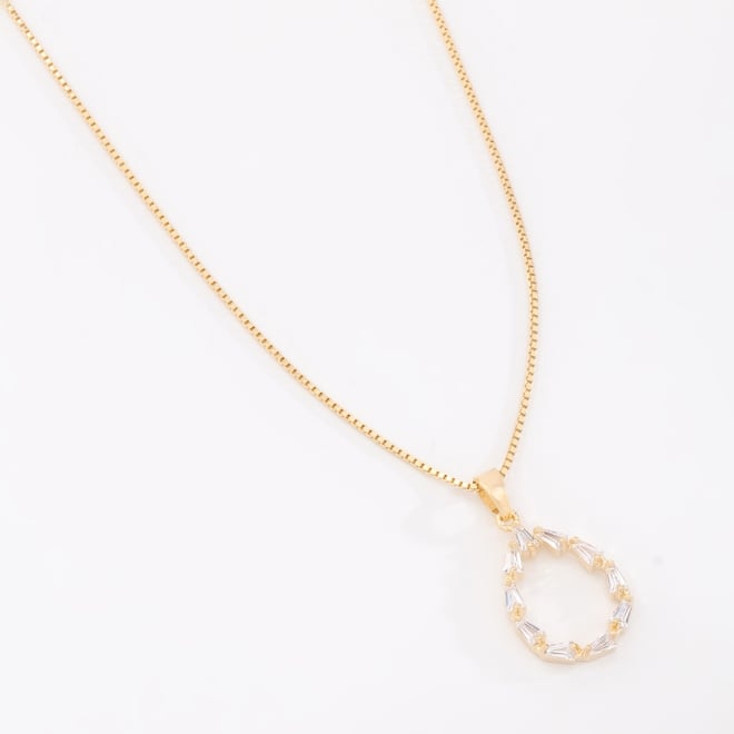 GR-03010 COLAR BANHADO A OURO 18K COM PINGENTE EM FORMATO DE GOTA EM ZIRCÔNIAS BAGUETE