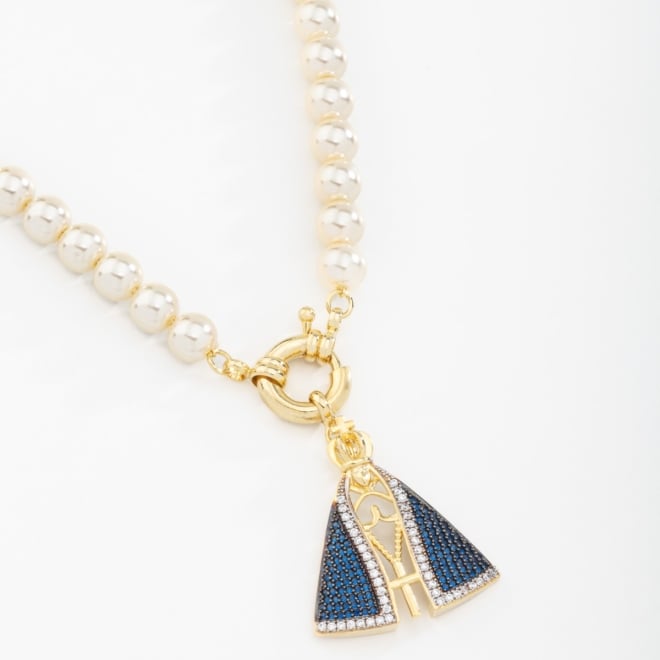 GRRN-01456 GARGANTILHA BANHADA A OURO 18K COM PÉROLAS E PINGENTE DE NOSSA SENHORA