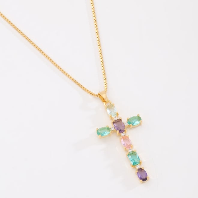 GX-0166 COLAR BANHADO A OURO 18K COM PINGENTE DE CRUZ CRAVEJADO EM ZIRCÔNIAS COLORIDAS