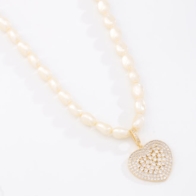 GX-0362 COLAR BANHADO A OURO 18K COM PÉROLAS E PINGENTE EM CORAÇÃO CRAVEJADO