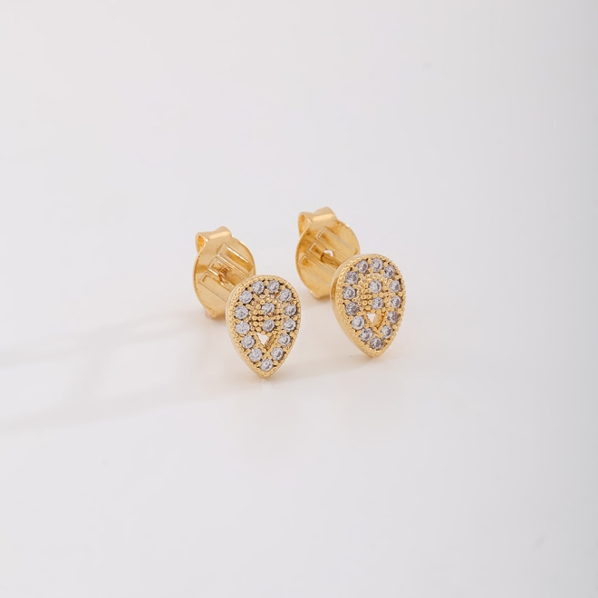 OUTBF-00101 BRINCO BANHADO A OURO 18K EM FORMATO DE GOTA
