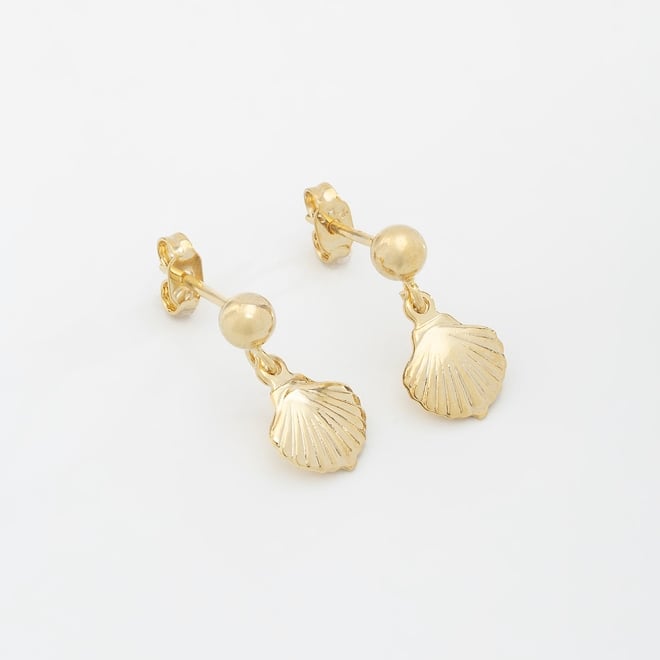OUTB-0014 BRINCO INFANTIL BANHADO A OURO 18K COM PINGENTE EM FORMATO DE CONCHA