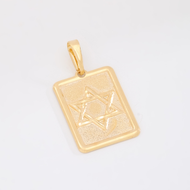 PG-00101 PINGENTE BANHADO A OURO 18K COM ESTRELA DE DAVI EM PLACA RETANGULAR