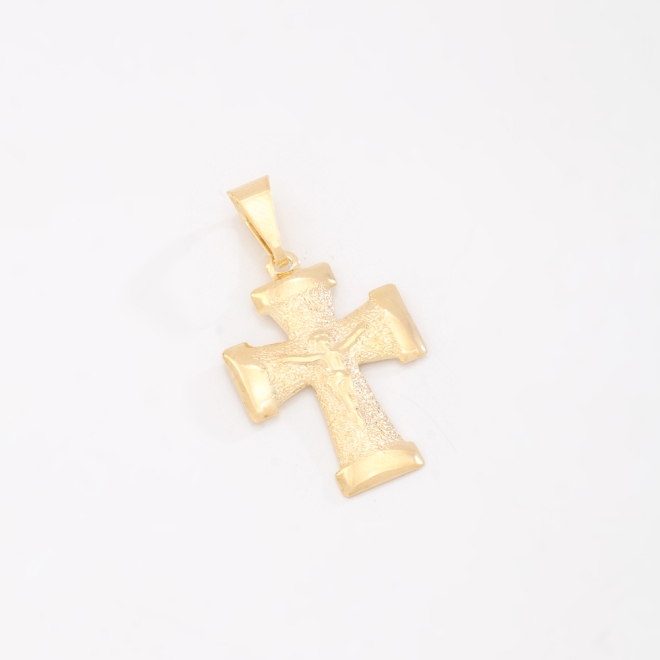 PG-00208 PINGENTE BANHADO A OURO 18K EM FORMATO DE CRUZ COM DETALHE DO CRUCIFICADO EM ALTO-RELEVO