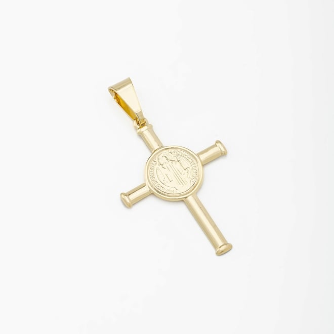 PG-00222 PINGENTE BANHADO A OURO 18K DE CRUZ COM MEDALHA DE SÃO BENTO EM DESTAQUE