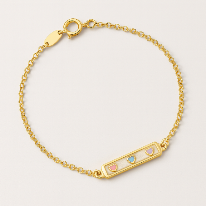 PI-00113 PULSEIRA INFANTIL BANHADA A OURO 18K DETALHE RETANGULAR E CORAÇÕES 