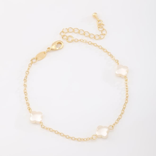 PU-00695 PULSEIRA COM DETALHES EM TREVO E MADREP&Eacute;ROLA