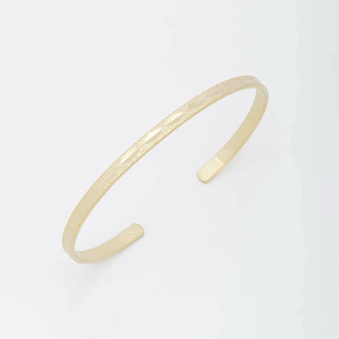 BL-00042 BRACELETE COM DESIGN MINIMALISTA E TEXTURIZADO