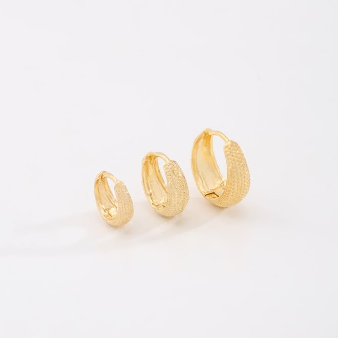 TAC-0027-TRIO DE ARGOLA BANHADOS A OURO 18K COM TEXTURA DELICADA