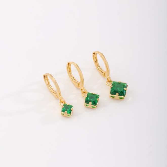 TAQ-00017 TRIO DE ARGOLA BANHADOS A OURO 18K COM PINGENTE EM ZIRCÔNIA