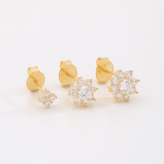 TBR-00042 TRIO DE BRINCOS BANHADOS A OURO 18K COM DESIGN FLOR EM ZIRCÔNIAS
