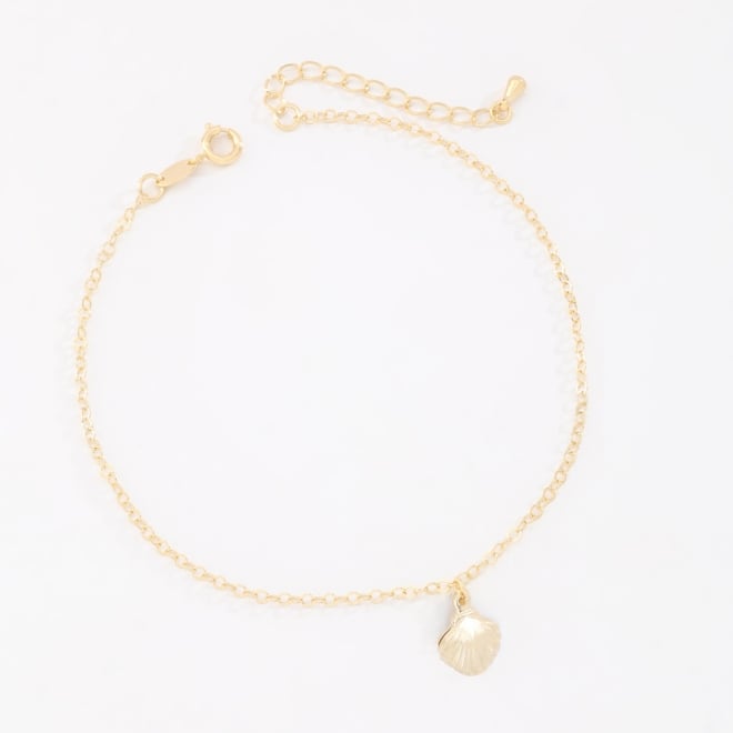 TN-00096 TORNOZELEIRA BANHADA A OURO 18K COM PINGENTE EM FORMATO DE CONCHA