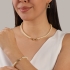 PU-00870 PULSEIRA COM DETALHES EM PÉROLAS E FECHO EM DESIGN EXCLUSIVO