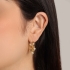 AC-0872 BRINCO BANHADO A OURO 18K COM ARGOLA E PINGENTES DE PÉROLAS 4 MM E ESFERAS LISAS