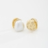 AC-0887 BRINCO BANHADO A OURO 18K DUPLA FACE COM PÉROLA DE UM LADO E ESTRELAS