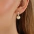 AC-1110-ARGOLA CLICK COM PÉROLA E ZIRCÔNIAS