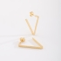 AGL-00158 BRINCO BANHADO A OURO 18K COM DESIGN GEOMÉTRICO TRIANGULAR