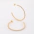 AGX-00002 BRINCO ARGOLA BANHADO A OURO 18K COM DETALHES CRAVEJADOS EM ZIRCÔNIAS