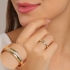 AN-01445 ANEL COM DESIGN MINIMALISTA E DETALHE EM ZIRCÔNIAS