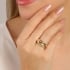 AN-01926 ANEL BANHADO A OURO 18K COM DESIGN LISO E ACABAMENTO POLIDO