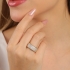 AN-01939 ANEL BANHADO A OURO 18K COM DESIGN RETANGULAR E SUPERFÍCIE CRAVEJADA